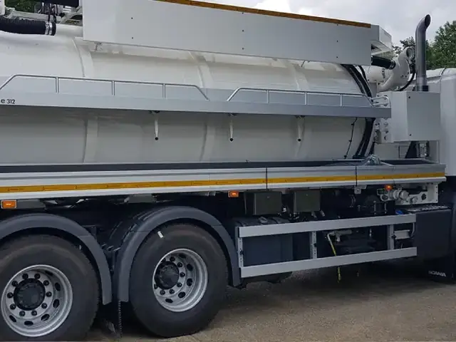 AFS sewage tanker