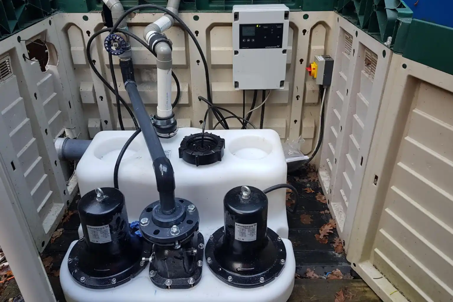 Commercial sewage pump maintenance